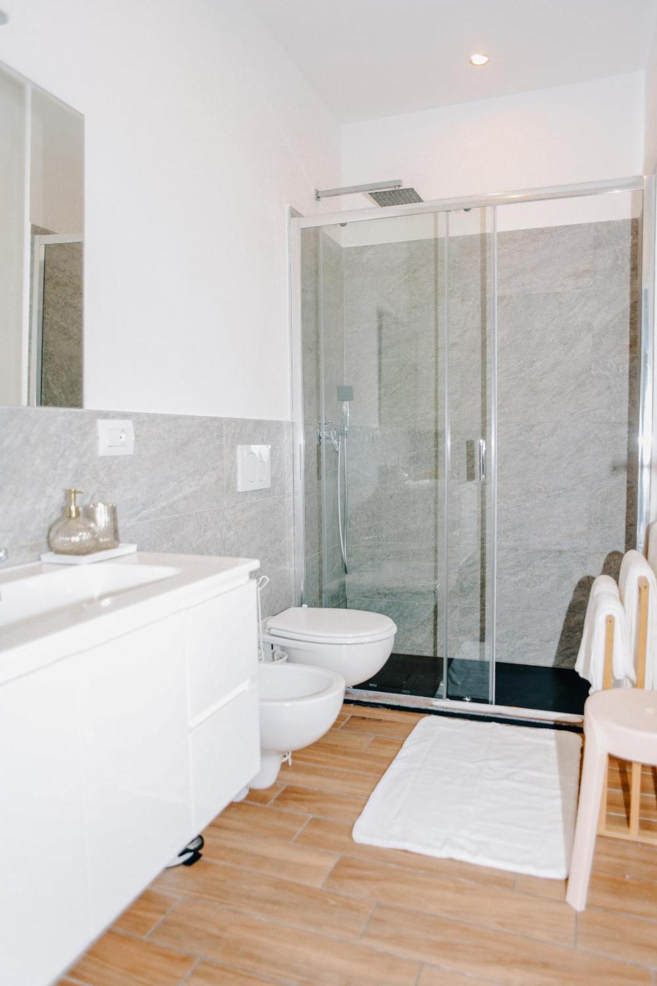 Lora Rose Suite ,Free Parking, Self Check In,2 コモ エクステリア 写真